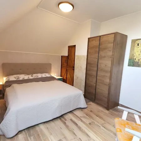 Marika Apartment *